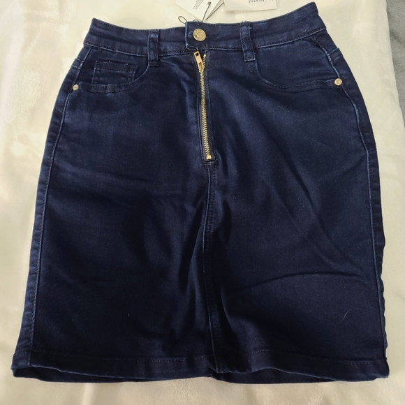 2/25$ 🛍 NWT Missguided Stretchy Jean Skirt - Picture 3 of 5